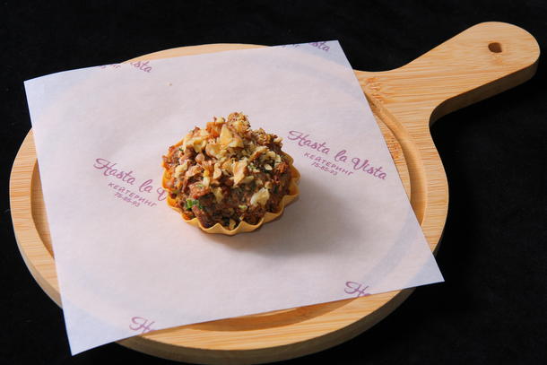 Тарталетки с салатом «Цахтон»