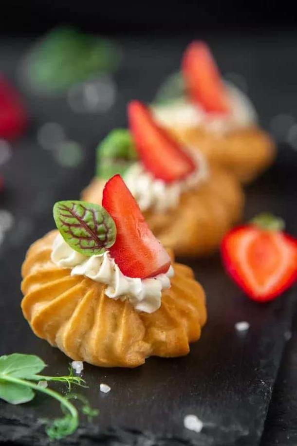 Профитроль с сырным муссом